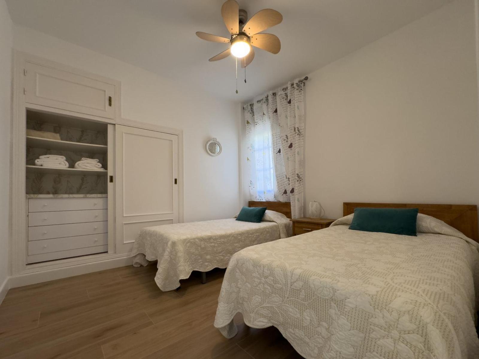 La Tortuga I, Encantador Apartamento Con Garaje En Primera Linea De Playa Tarifa Exterior photo